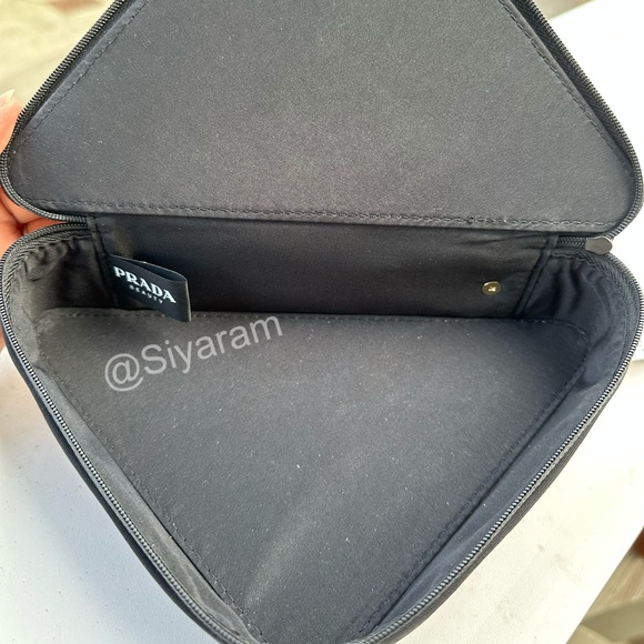 Prada crossbody/ cosmetic bag - Picture 8 of 10